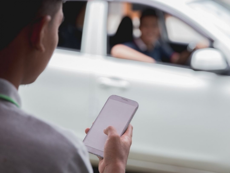 Uber deve indenizar ex-motorista por bloqueio injustificado de seu perfil